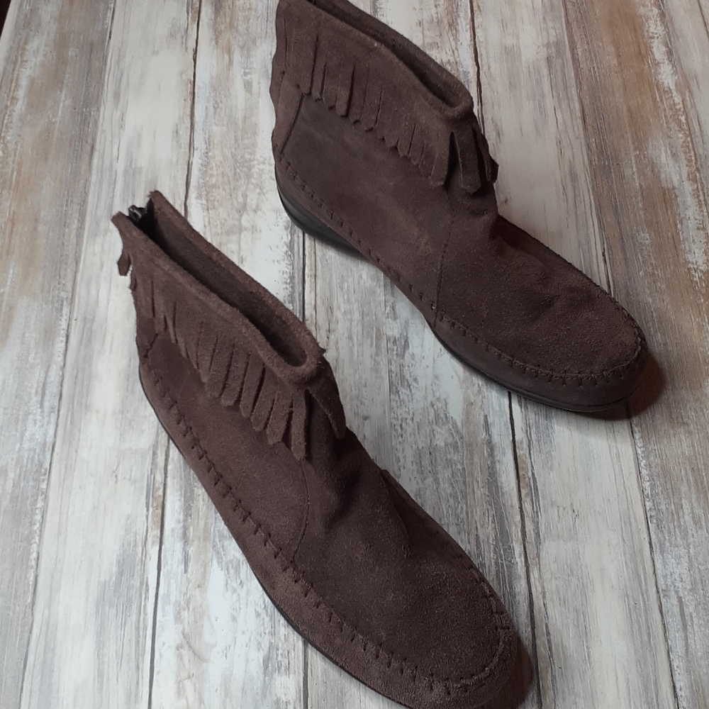 Comfort ease brown suede leather booties